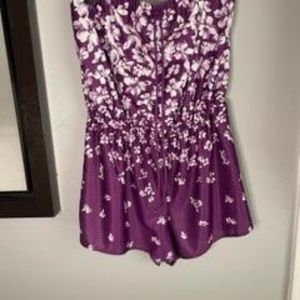 CW Classics Size Medium Romper